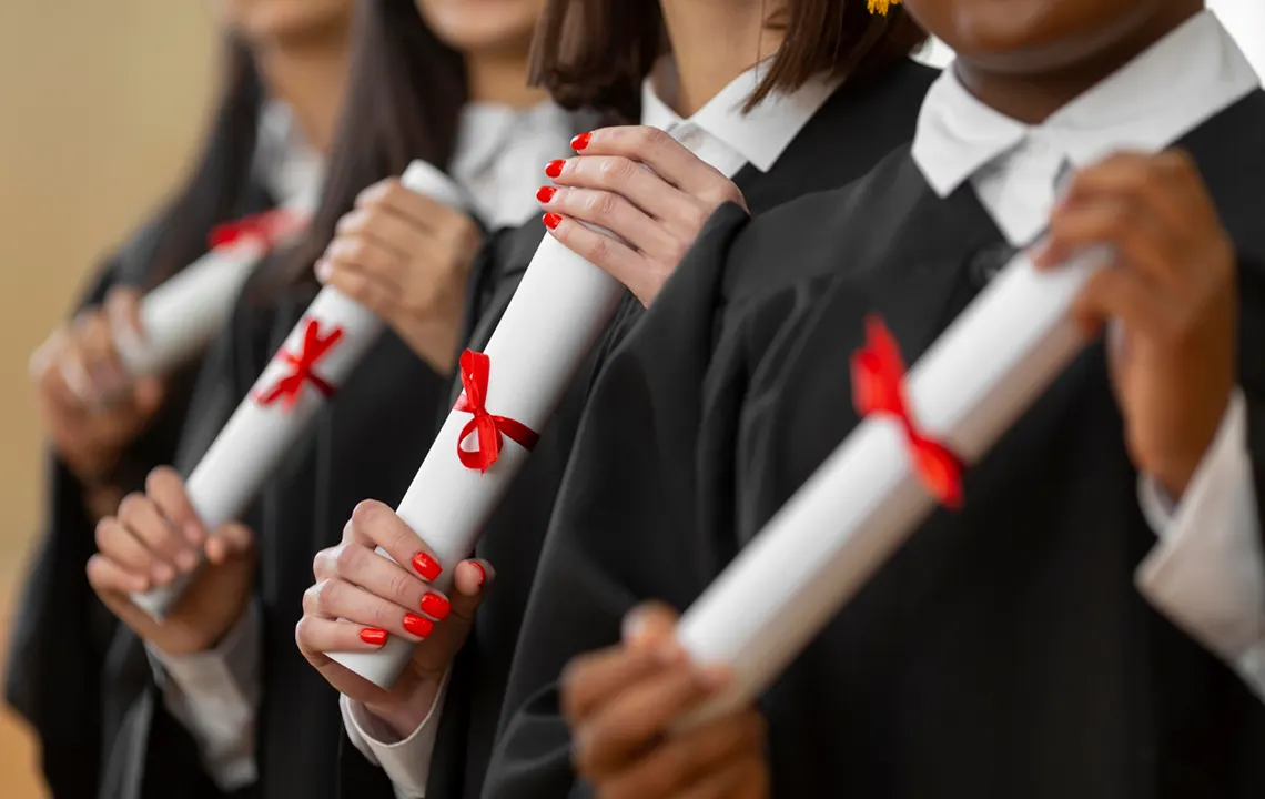 You are currently viewing Scholarships and travel awards